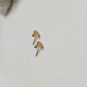 I'm trying small gauges. So these don't stay in my ears.